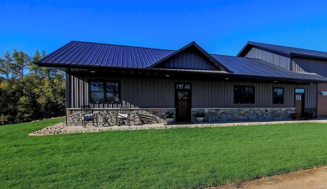 3 bed 2 bath luxury home with river view private.