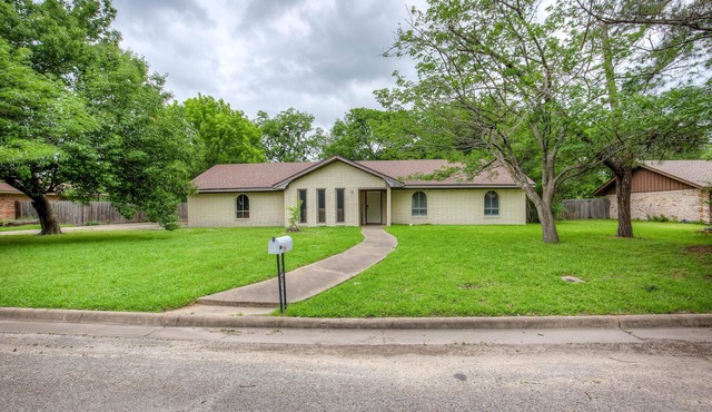 3 bed 2 bath near the College