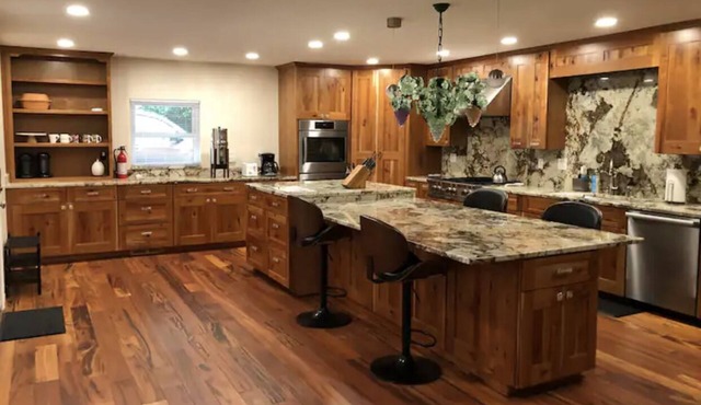 3 bed, 2 bath on 40 acres with 1/2 mile of Spring Creek