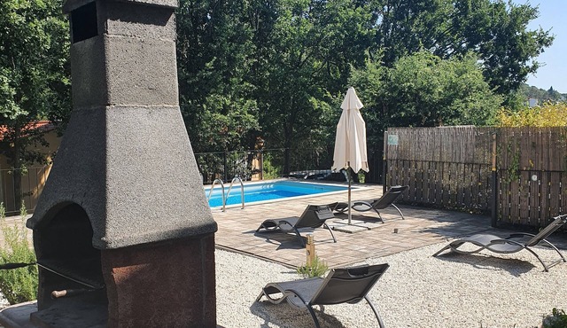 3 Bed, 2 Bath, Private Pool, Free Parking, Wi-Fi, Air Con, Full Equipped.