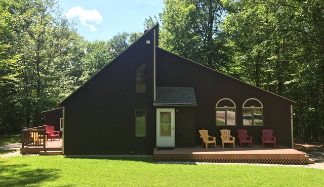 3 Bed – 2 Bath Rental House in the heart of the Mount Washington Valley!