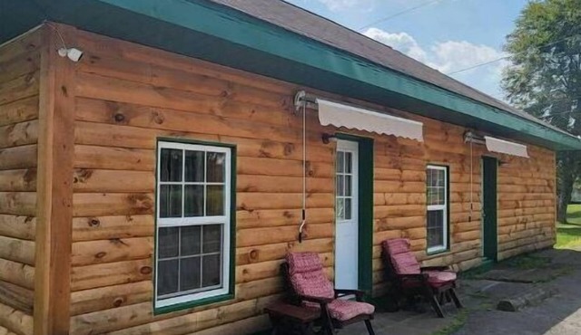 3 bed/2 bath riverside cabin