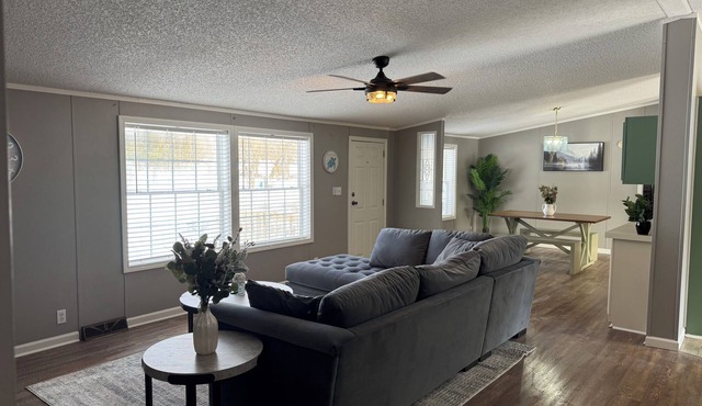 3 bed 2 bath spacious and cozy Newly remodeled home at Kentucky lake Benton ky