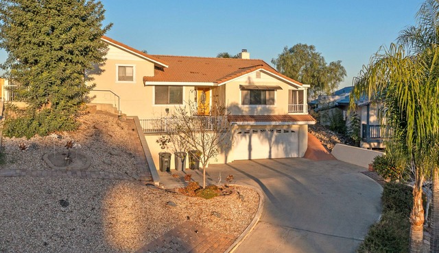 3 bed/2 bath Stunning Mountain Views