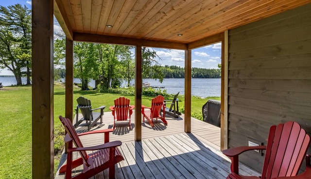 3 + bed 2 bath Villa on Lake Muskoka