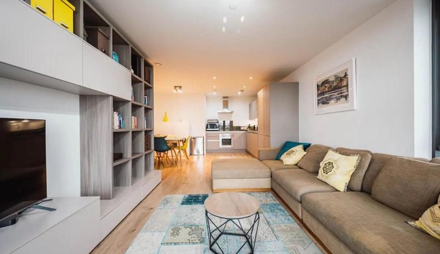 3 Bed 2 Bath with Stunning Views from the 8th Fl - Pass the Keys