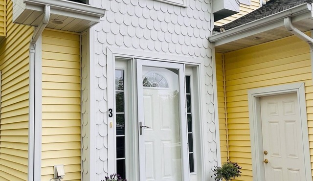 3 bed/3.5 bath Fish Creek condo: walking distance to beach/parks