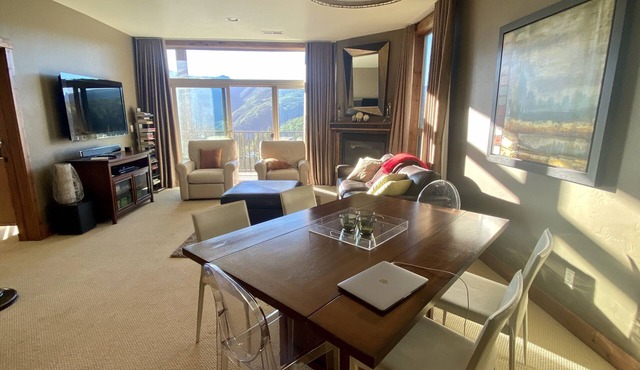 3 Bed 3 bath + Den Luxury Condo Amazing Views! Sleeps 10