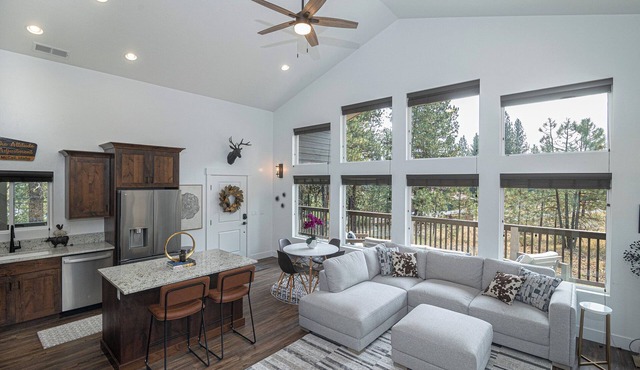 3-bed, 3-bath house in peaceful New Meadows with WiFi, AC