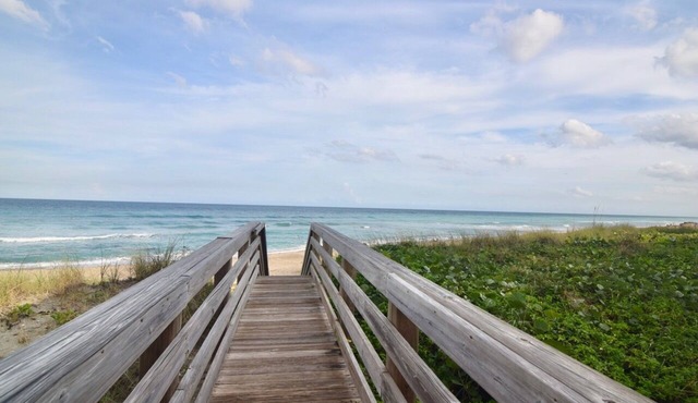 3 Bed 3 bath Luxury Townhome with Private Beach & Resort Amenities in Stuart, FL
