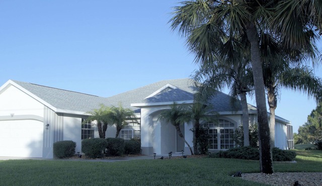 3 bed/3 bath with Lakeview from private pool . Now avail due to cancellation