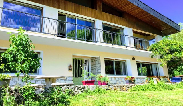 3-Bed Apartment in Chalet in Entre-Deux-Guiers
