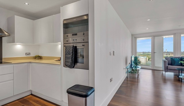 3 Bed apartment Canary Wharf Apartments by MySquare