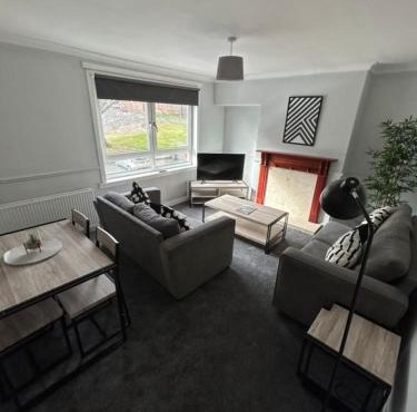 3-Bed Apartment Central Greenock