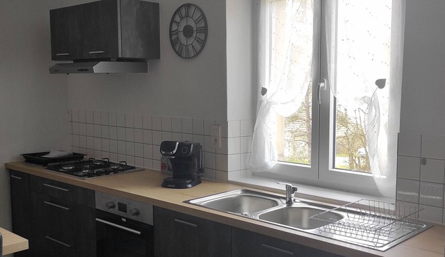 3-bed apartment near trails, with laundry facilities