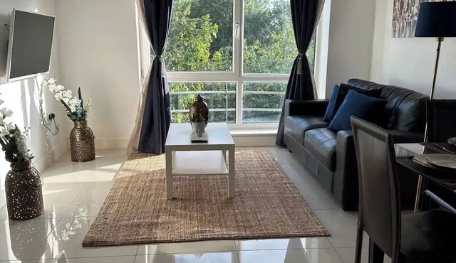 3 bed apartment- next to Leeds City Centre and University