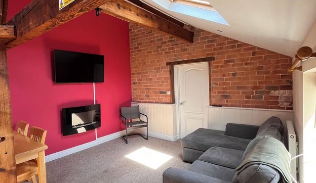 3 bed apartment - Sleeps 6. Perfect for contractors.