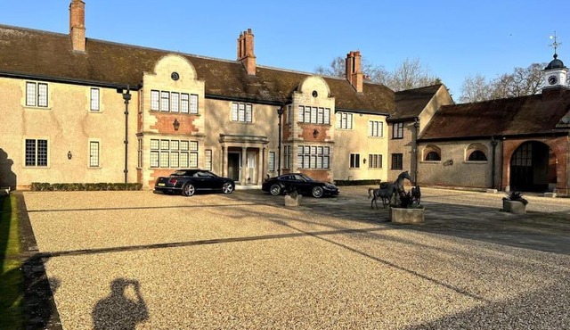 3 Bed Apartment Sleeps 6 Country House in Warwick