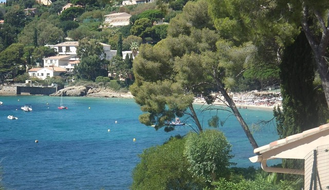 3 Bed Apartment With Balcony triple glazing & Sea Views 2 Minutes From The Beach