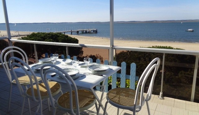 3-Bed Apt in Central Arcachon, Sea View, Parking, Pets Allowed, Wifi