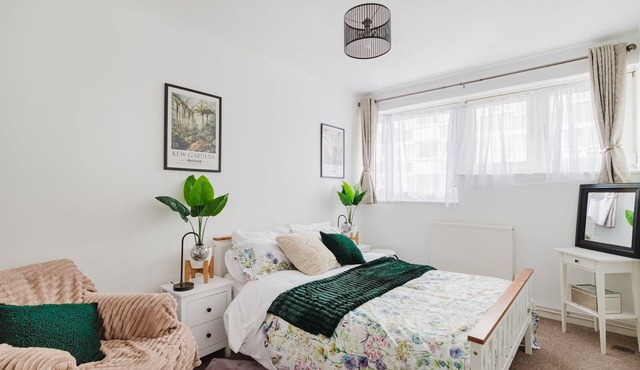 3 Bed Apt near Broadway Market