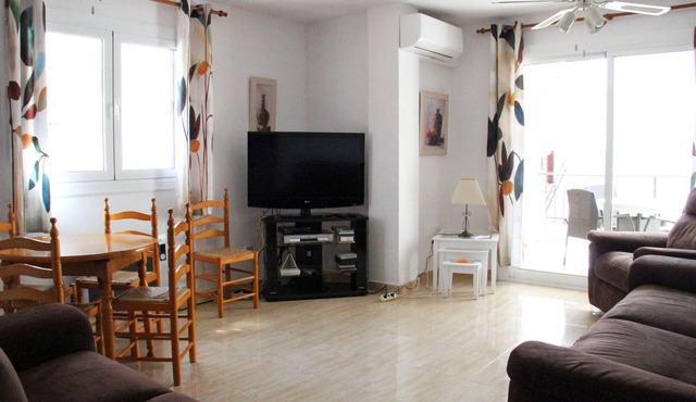 3 Bed Apt Villamartin Plaza, Great Food, Sun, Beaches and Golf