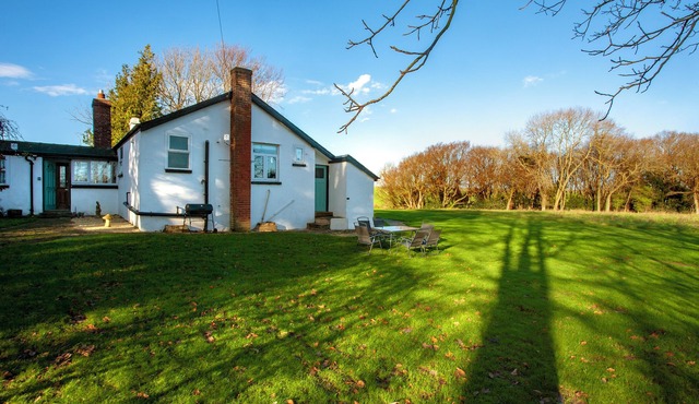 3 Bed Bungalow With Private Woods and HotTub