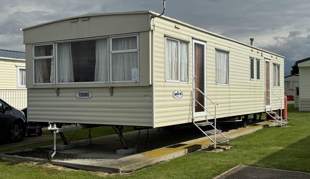 3 Bed Caravan - Sleeps 6 - Pets - Parking - Wifi
