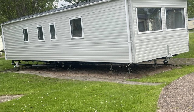 3 Bed Chalet - Sleeps 6 - Parking - Wifi