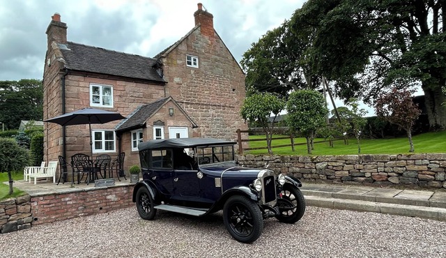 3 Bed Character Farm Cottage Alton Towers Polar Bears Peak District