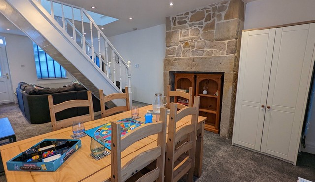 3 Bed City Home | South Facing Patio | 4-5 Beds