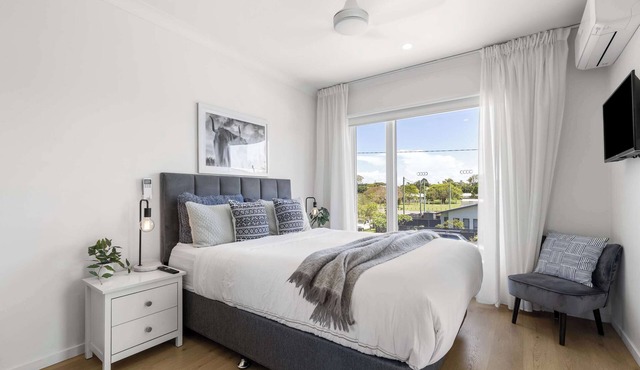 3-Bed Coastal Escape with Horses & Beach Walk