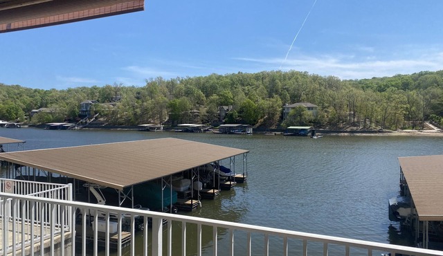 3 bed condo, Lochaven, elevator, close to the pool at the 31 mm - best COVE!