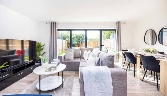 3 Bed | Contractors | Relocation | Kent | Parking