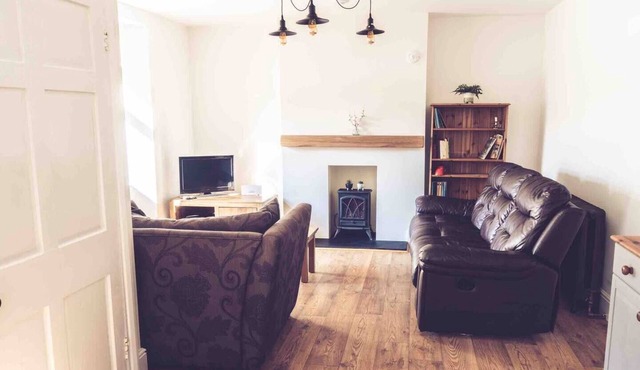 3-Bed Cottage-Plymouth-Dog friendly-Sleeps7