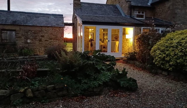 3 Bed Cottage-sleeps 6-country Views-pet Friendly