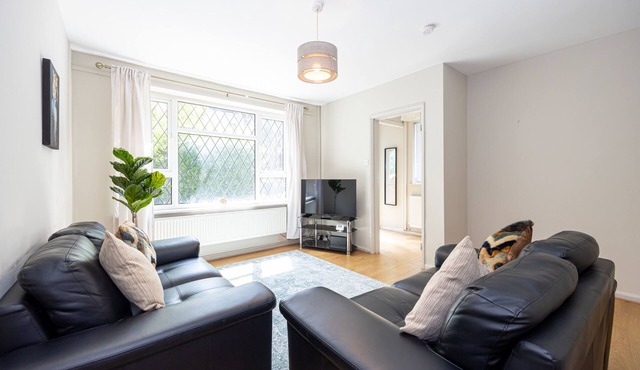 3-Bed | Didsbury M20 | Parking | Long Stays