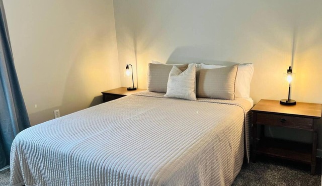 3 bed Duplex Home Near Whiting, Hammond