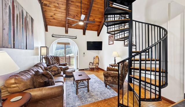 3-Bed Family Townhouse with Scenic Views & Patio