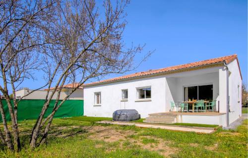 3 Bedroom Amazing Home In St Etienne De Fontbell