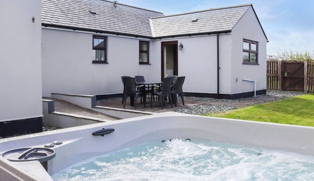 3 bedroom accommodation in Rhostrehwfa Nr Llangefni