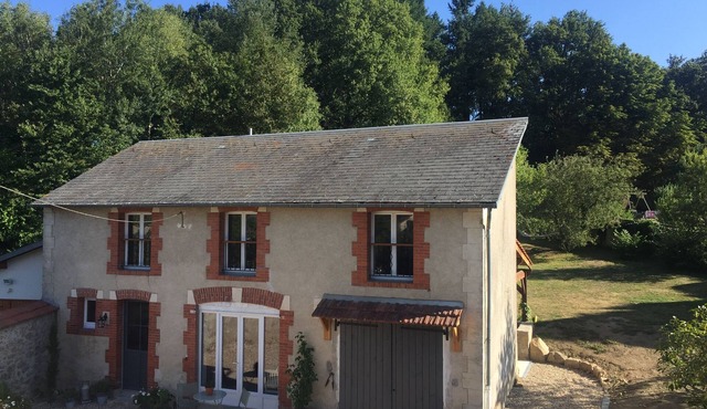 3 bed Holiday Home in the heart of rural France. Full of rustic charm. Sleeps 5
