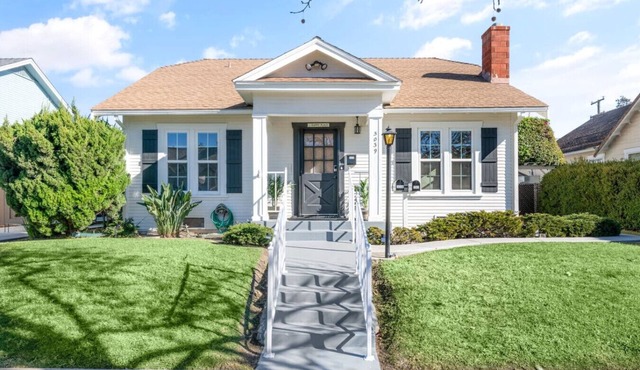 3 Bed Home, A/C, Parking, Big Yard in Heart of SD