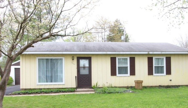 3-Bed Home In A Quiet And Secure Neighborhood