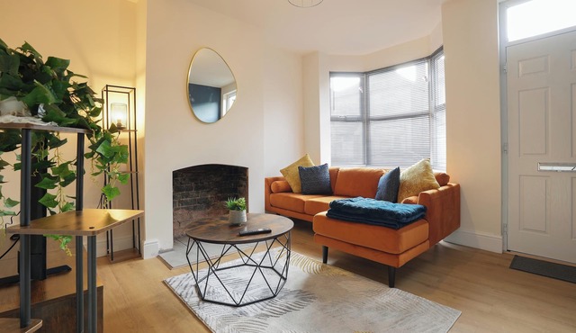 3-Bed Home Perfect for Exploring Nottingham & Derby