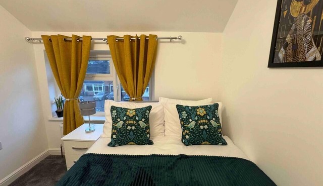 3-Bed Home, Sleeps 8, Ideal for Large Groups