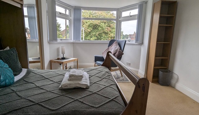 3 Bed Home, with parking - Solihull Centre