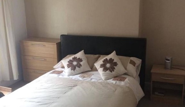 3 bed house, 5 mins walk from Taunton town centre