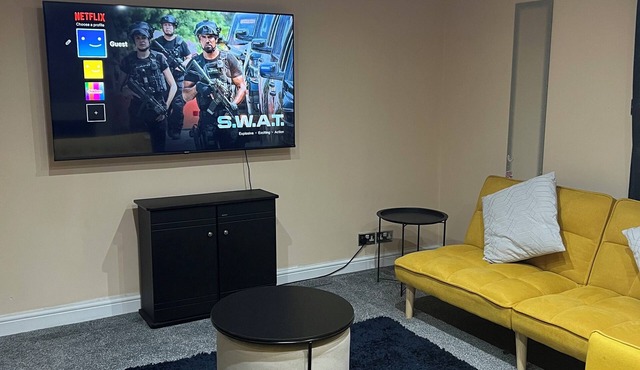 3 Bed House, Free Parking