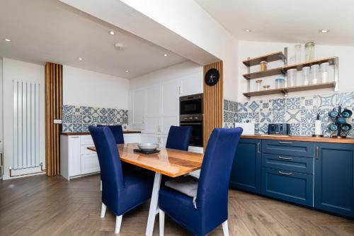 3 Bed House-Free Parking